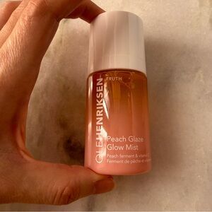 OLEHENRIKSEN Peach Glaze Glow Vitamin C Mist 1.7 fl oz NEW